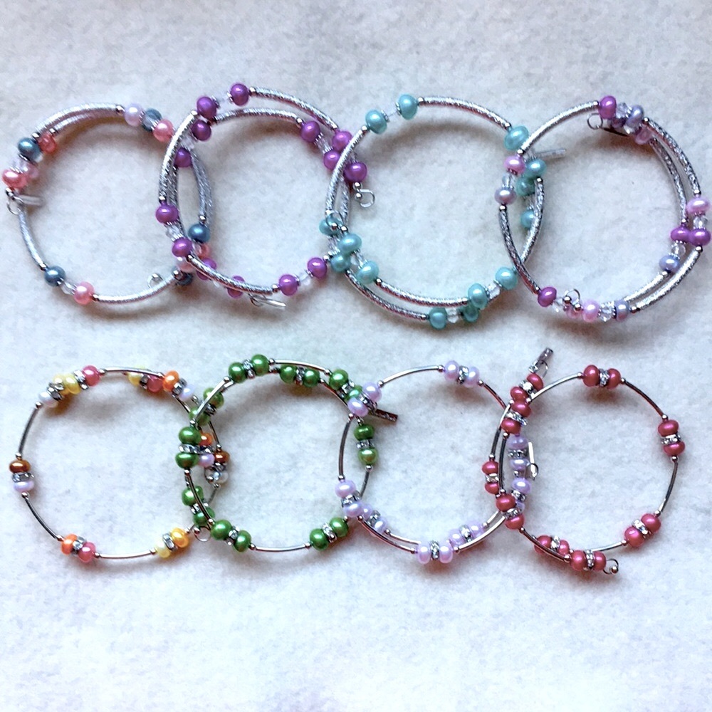 Vantel Pearls genuine pearl bracelets (all 8) with Vantel tag.  Brand new.